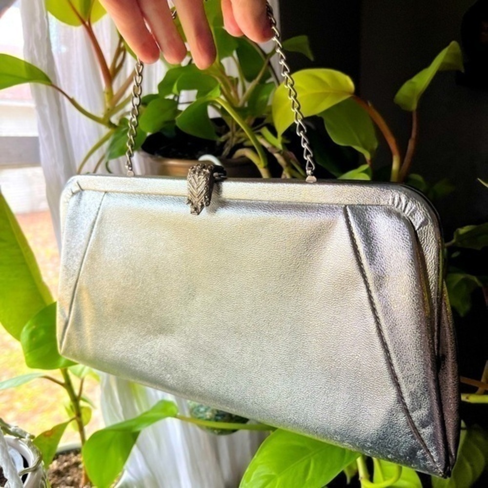 Vintage 90s Silver vegan leather evening bag with art deco clasp